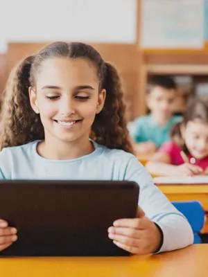 Qual a importância da tecnologia na educação? Descubra os benefícios!